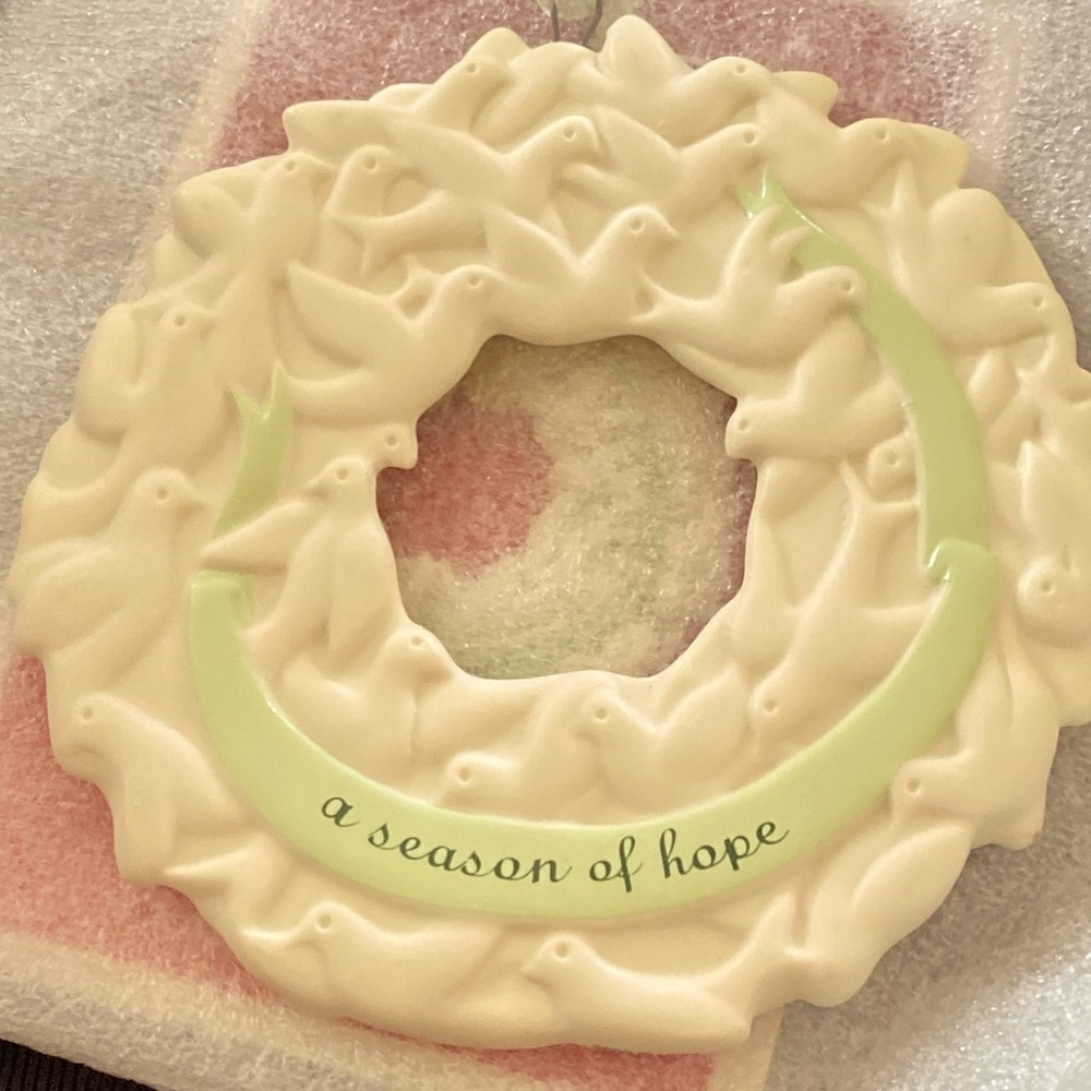 Hallmark Keepsake Ornament Peace Wreath ornament…🕊2003